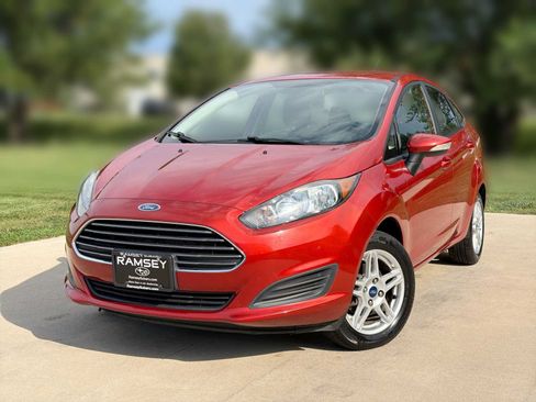 Used 2019 Ford Fiesta SE w/ Cold Weather Package FWD image 1