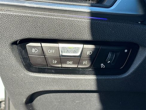 Used 2022 BMW 430i xDrive Coupe w/ M Sport Package image 9