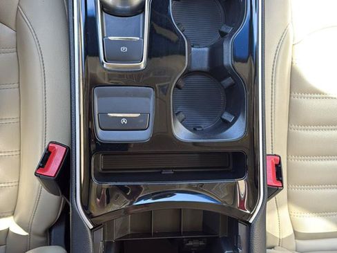 Used 2019 Ford Edge SEL w/ Equipment Group 201A FWD image 11