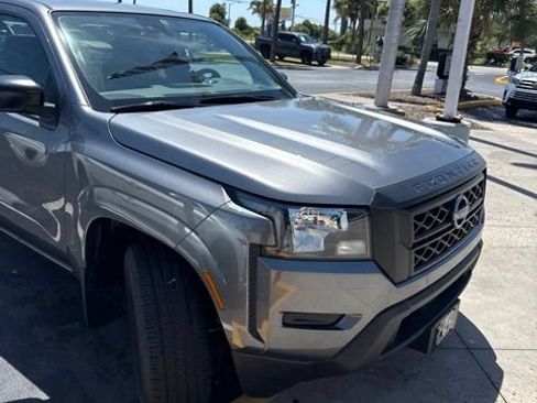 Used 2024 Nissan Frontier S w/ Technology Package RWD image 3