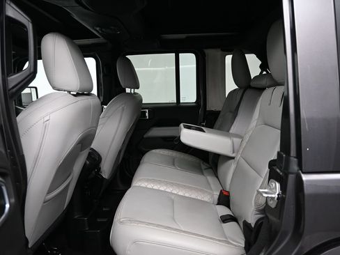 Used 2021 Jeep Wrangler Unlimited Sahara AWD/4WD image 13
