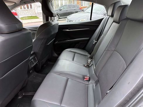 Used 2025 Toyota Camry XLE image 16