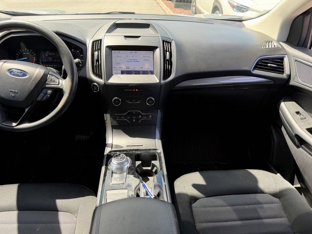 Used 2020 Ford Edge SE FWD image 18