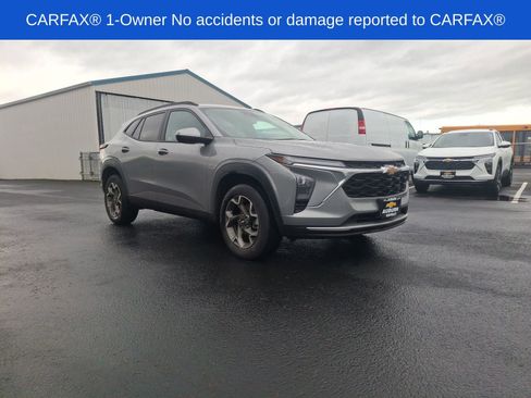 Certified 2025 Chevrolet Trax LT w/ LT Convenience Package image 1