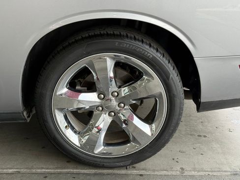 Used 2014 Dodge Challenger SXT Plus image 15