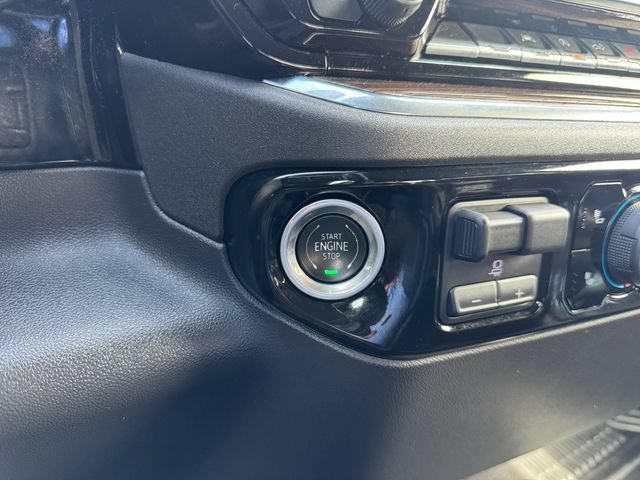 Used 2025 Chevrolet Silverado 1500 RST w/ LPO, Dark Essentials Package AWD/4WD image 18