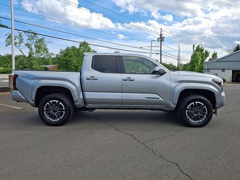 Certified 2024 Toyota Tacoma TRD Sport AWD/4WD image 27