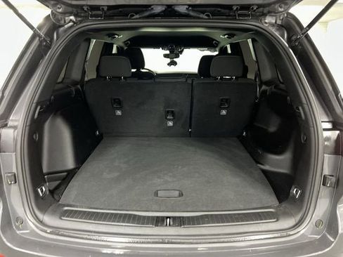 Used 2024 Jeep Grand Cherokee Laredo image 25