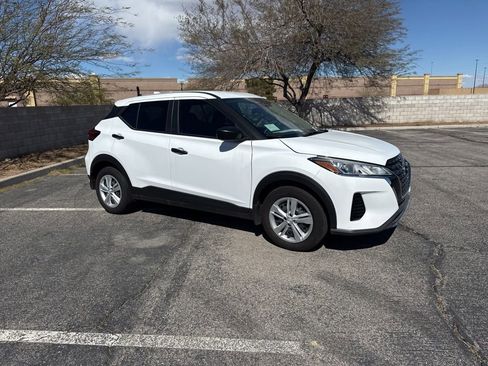 Used 2025 Nissan Kicks Play S image 5