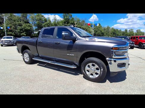 Used 2025 RAM 2500 Big Horn AWD/4WD image 2