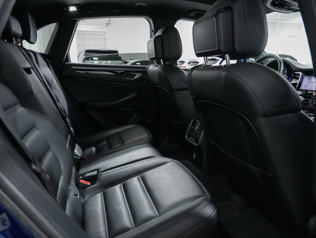 Used 2023 Porsche Macan S AWD/4WD image 31