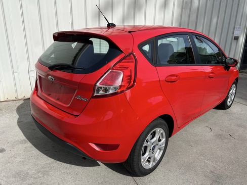 Used 2014 Ford Fiesta SE image 3