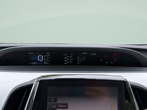 Used 2018 Toyota Prius Prime Advanced FWD image 12
