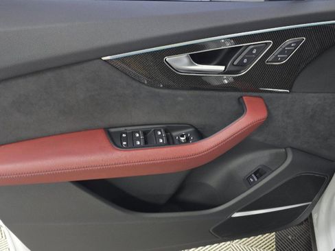 Used 2024 Audi SQ7 Premium Plus w/ Executive Package image 6