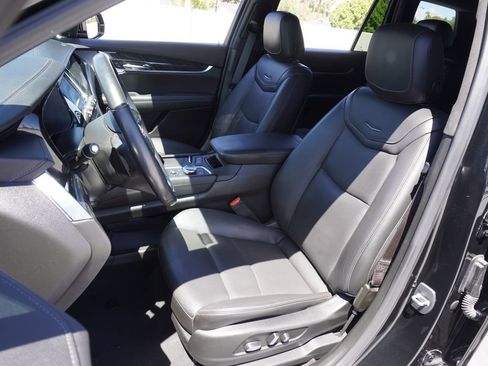 Certified 2024 Cadillac XT6 Premium Luxury FWD image 15