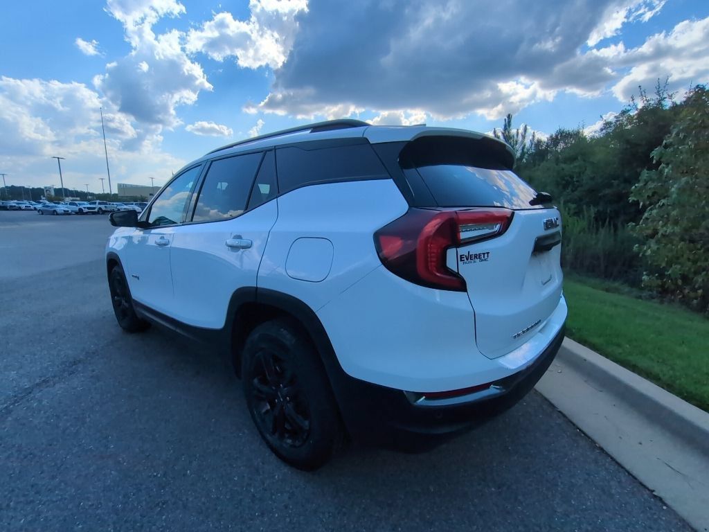 Used 2022 GMC Terrain AT4 w/ Infotainment Package II AWD/4WD image 5