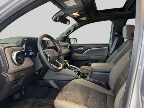 Used 2024 Chevrolet Colorado ZR2 w/ Technology Package image 11