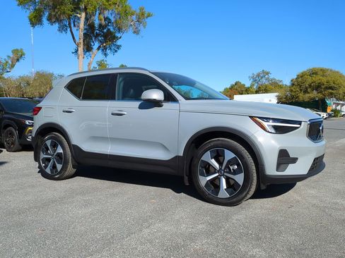 New 2025 Volvo XC40 B5 Core w/ Protection Package Premier image 2