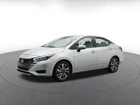 Used 2025 Nissan Versa SV FWD image 3