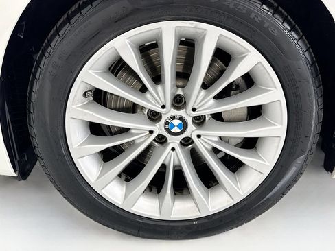 Used 2023 BMW 530i w/ Premium Package RWD image 29