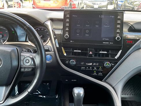 Used 2023 Toyota Camry SE w/ Cold Weather Package FWD image 6