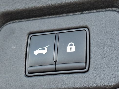 Certified 2023 Nissan Rogue SV w/ SV Premium B Package AWD/4WD image 33
