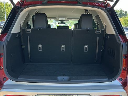 Certified 2025 Nissan Pathfinder SL image 6