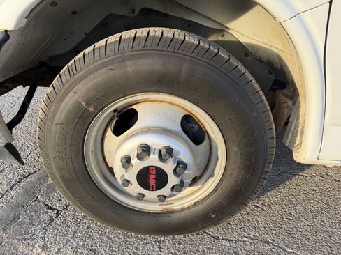 Used 2019 GMC Savana 3500 G3500 159 in. w/ Power Convenience Package image 12