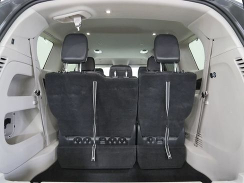 Used 2022 Chrysler Pacifica Touring-L FWD image 25