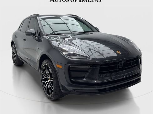 Used 2024 Porsche Macan AWD/4WD image 2
