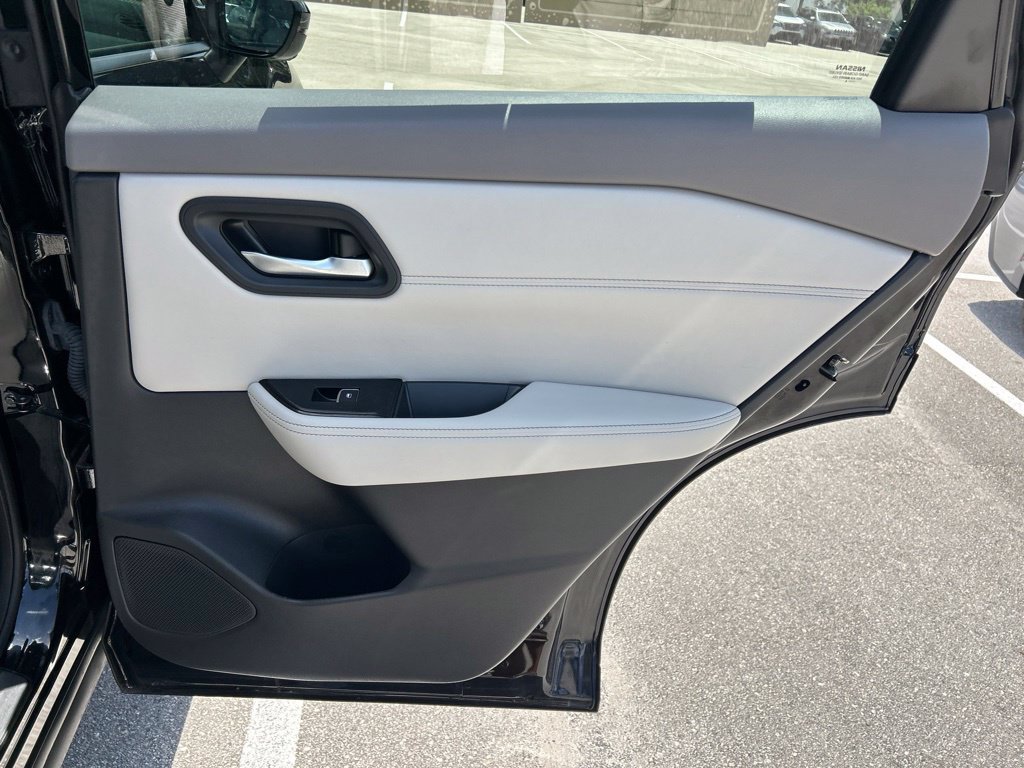 Certified 2024 Nissan Rogue SL FWD image 48