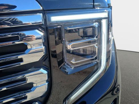 Used 2024 GMC Sierra 1500 Denali AWD/4WD image 13