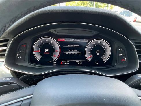 Used 2023 Audi Q7 3.0T Prestige AWD/4WD image 5
