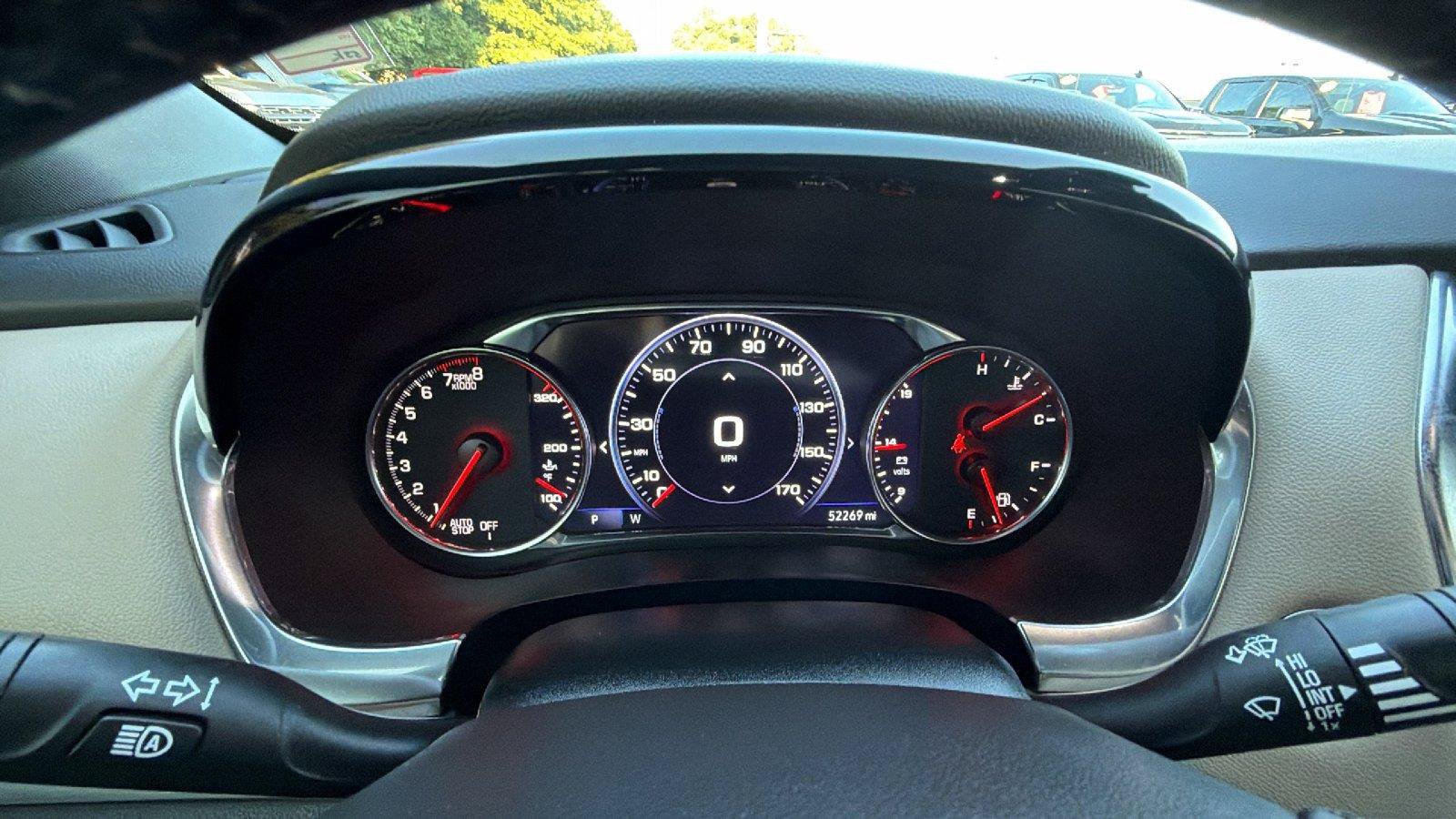 Used 2023 Chevrolet Traverse Premier FWD image 32