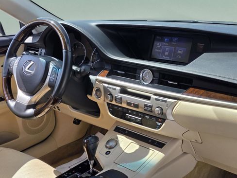 Used 2014 Lexus ES 350 w/ Premium Package image 31