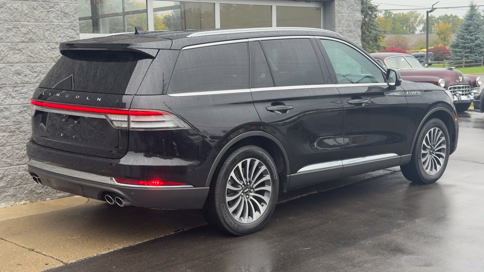 Used 2023 Lincoln Aviator Reserve w/ Elements Package Plus AWD/4WD image 6