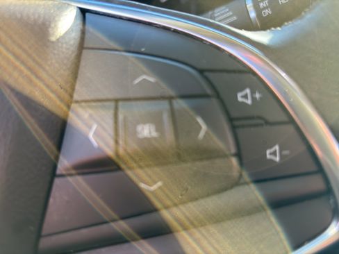 Used 2018 Cadillac XT5 Luxury image 11