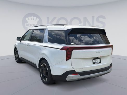 New 2026 Kia Carnival EX FWD image 4