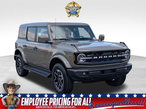 New 2026 Ford Bronco Outer Banks AWD/4WD image 1