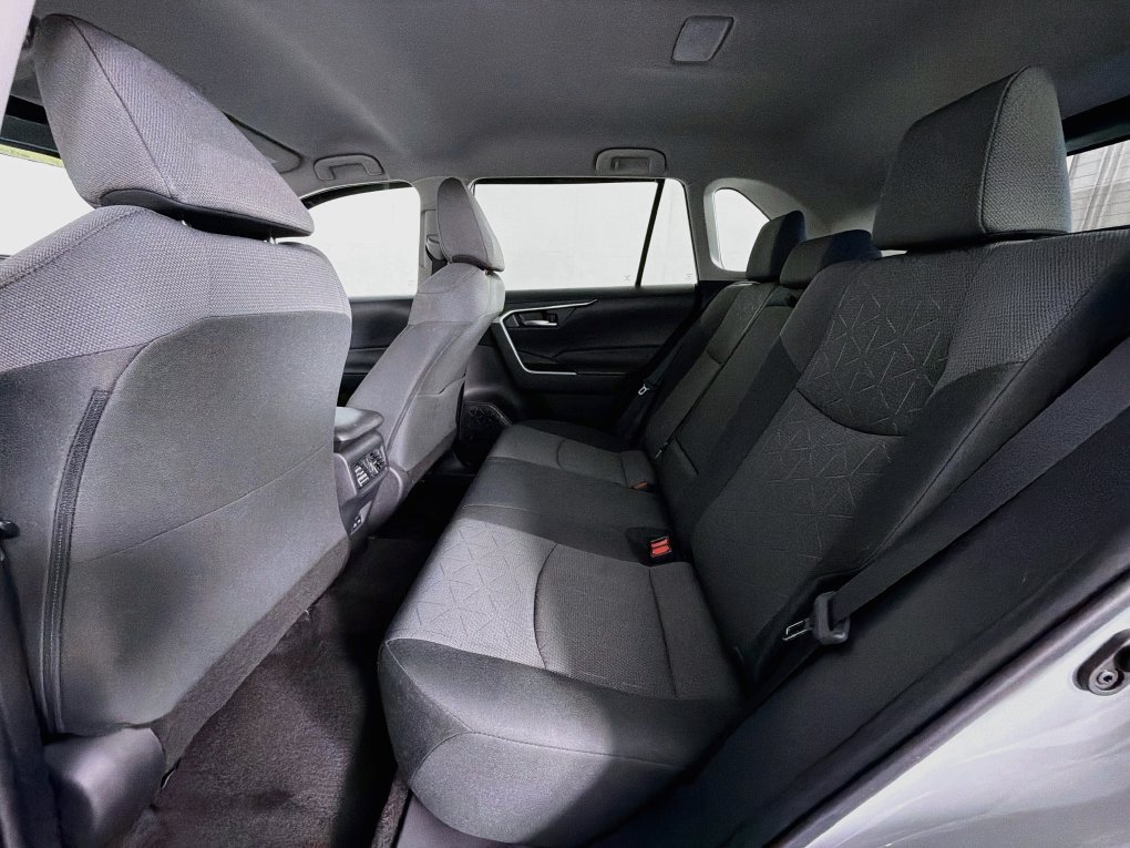 Used 2022 Toyota RAV4 XLE FWD image 36