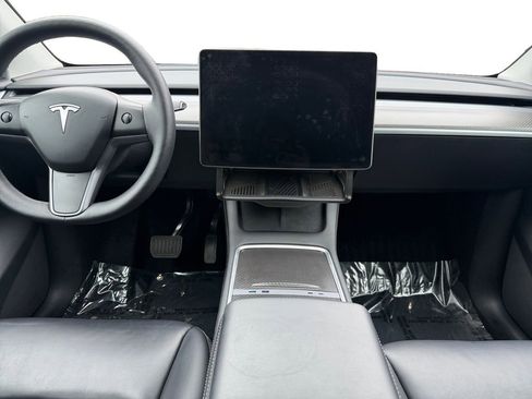 Used 2023 Tesla Model Y Long Range image 11