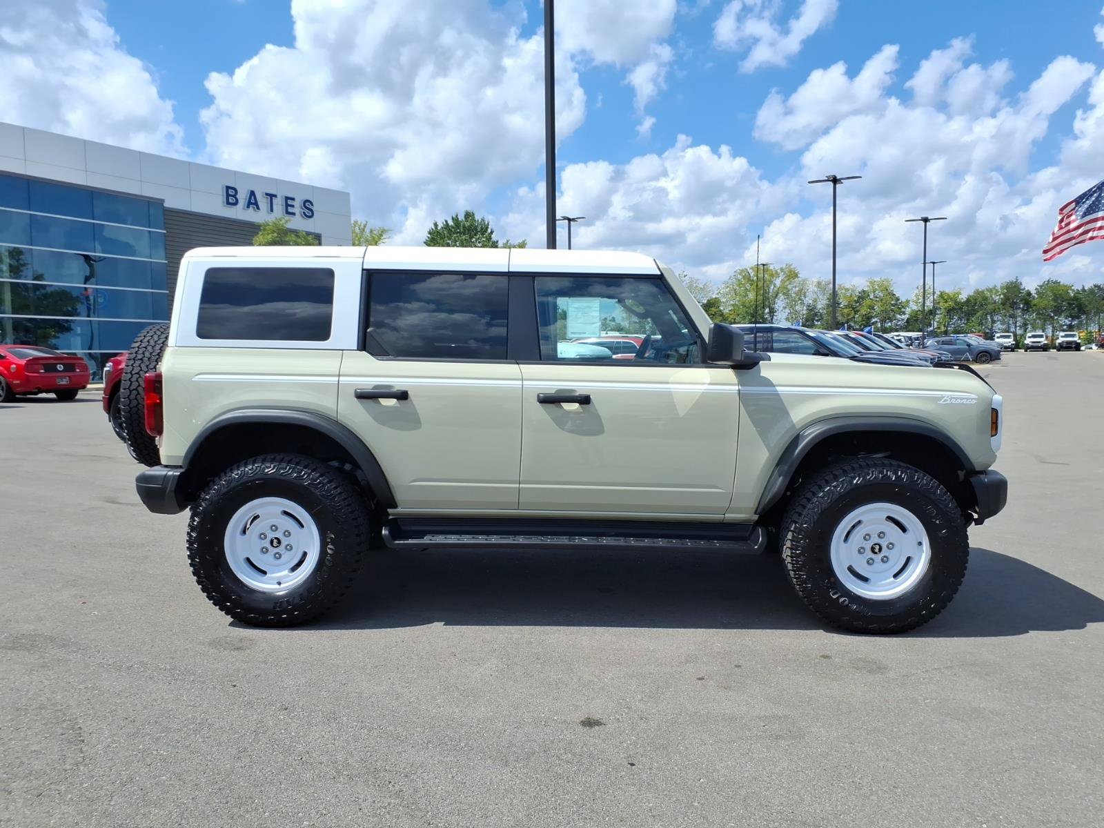 New 2026 Ford Bronco Heritage Edition AWD/4WD image 2
