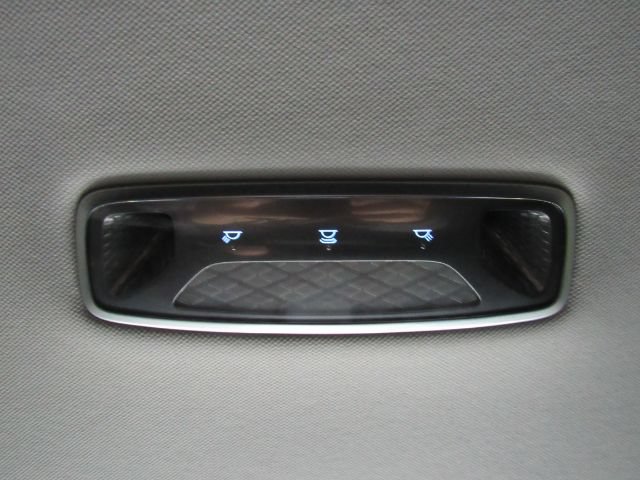 Used 2022 Genesis GV70 2.5T AWD/4WD image 35