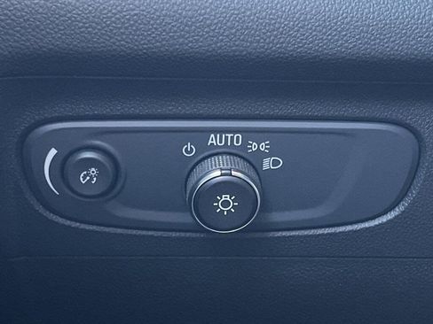 Used 2022 Buick Envision Avenir w/ Technology Package II image 14