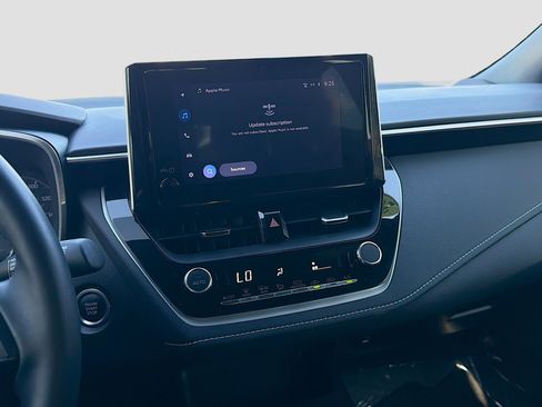 Used 2023 Toyota Corolla SE w/ SE Premium Package image 25