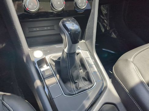 Certified 2023 Volkswagen Taos SE FWD image 25