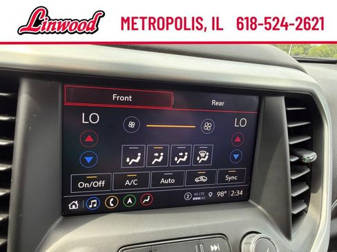 Used 2023 GMC Acadia SLT w/ Preferred Package FWD image 29