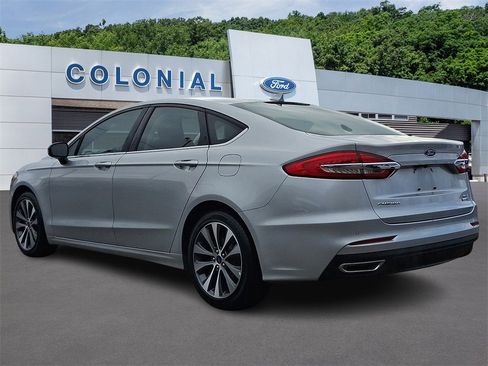 Certified 2019 Ford Fusion SE image 4