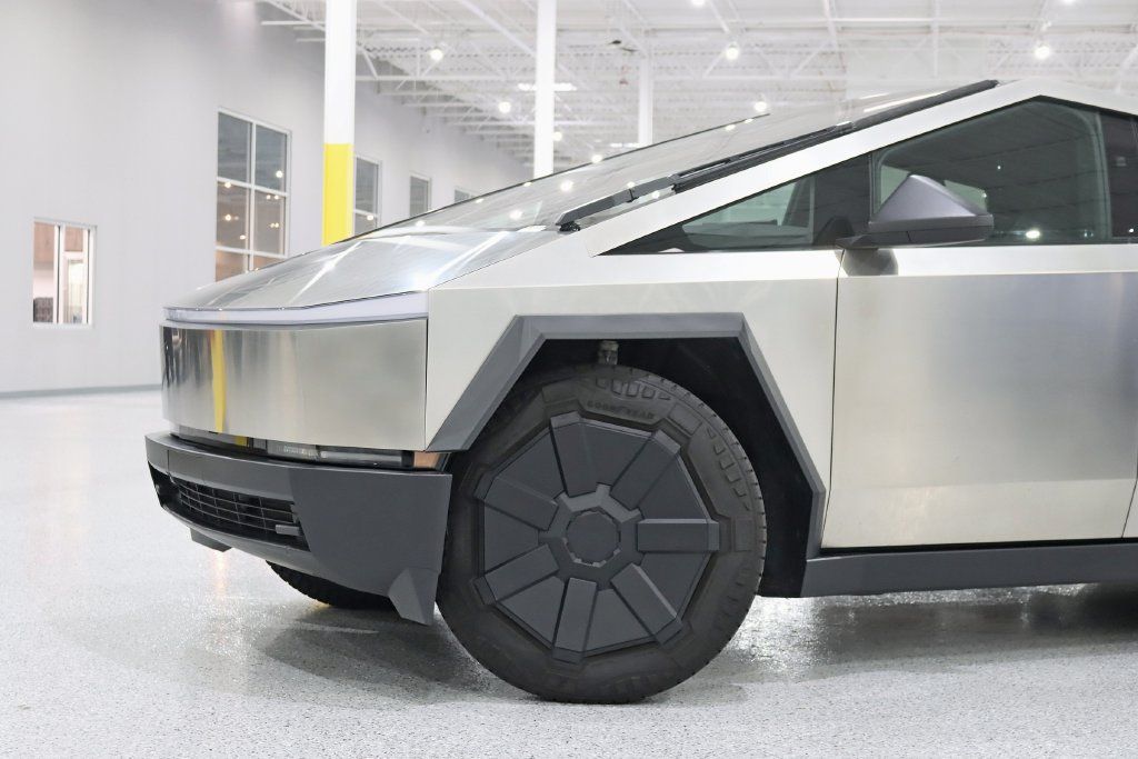Used 2026 Tesla Cybertruck Cyberbeast AWD/4WD image 2