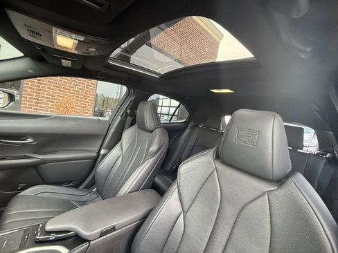 Used 2019 Lexus UX 200 F Sport image 19